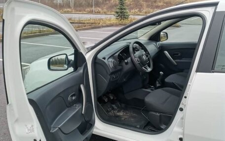 Renault Logan II, 2019 год, 780 000 рублей, 23 фотография