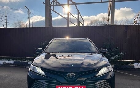 Toyota Camry, 2020 год, 3 000 000 рублей, 1 фотография