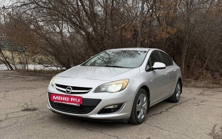 Opel Astra J, 2013 год, 890 000 рублей, 2 фотография