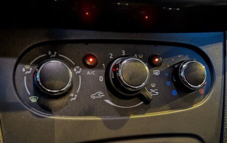 Renault Logan II, 2020 год, 589 000 рублей, 13 фотография