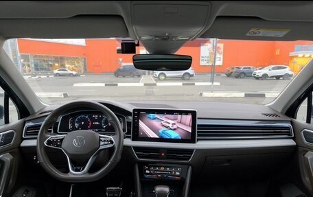 Volkswagen Tiguan II, 2021 год, 4 800 000 рублей, 4 фотография