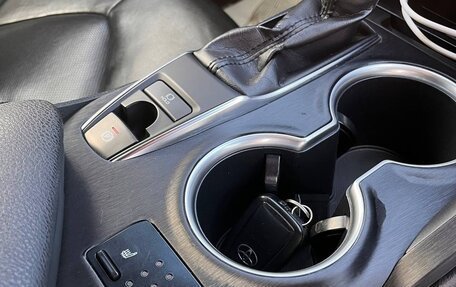 Toyota Camry, 2020 год, 3 000 000 рублей, 4 фотография