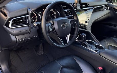 Toyota Camry, 2020 год, 3 000 000 рублей, 19 фотография