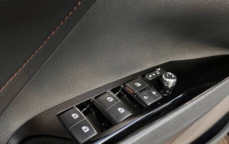 Toyota Camry, 2020 год, 3 000 000 рублей, 23 фотография