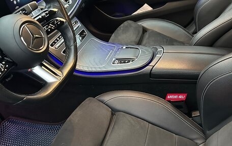 Mercedes-Benz E-Класс, 2021 год, 3 700 000 рублей, 4 фотография
