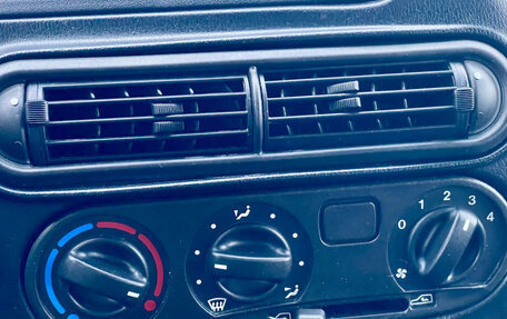 Chevrolet Niva I рестайлинг, 2019 год, 795 000 рублей, 15 фотография