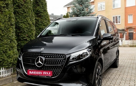 Mercedes-Benz V-Класс, 2024 год, 10 250 000 рублей, 2 фотография