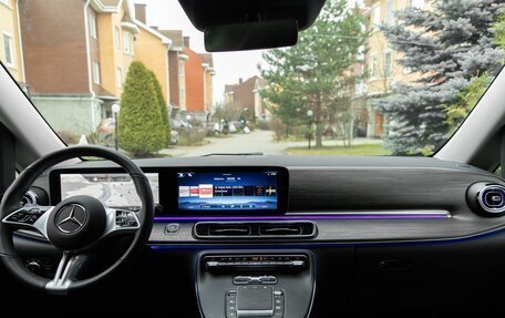 Mercedes-Benz V-Класс, 2024 год, 10 250 000 рублей, 24 фотография