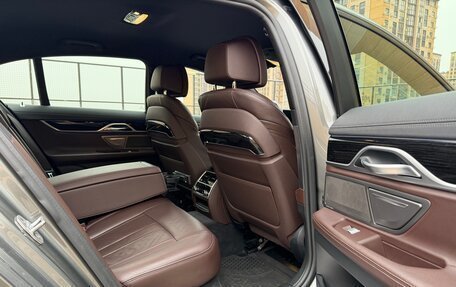 BMW 7 серия, 2018 год, 4 900 000 рублей, 20 фотография