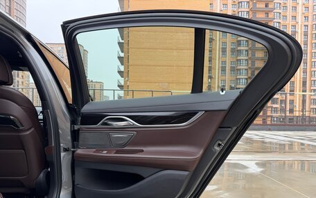 BMW 7 серия, 2018 год, 4 900 000 рублей, 21 фотография