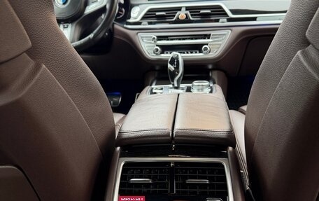 BMW 7 серия, 2018 год, 4 900 000 рублей, 22 фотография