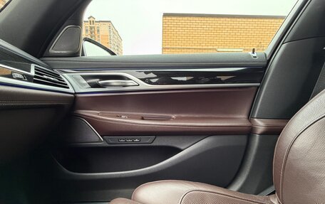 BMW 7 серия, 2018 год, 4 900 000 рублей, 38 фотография