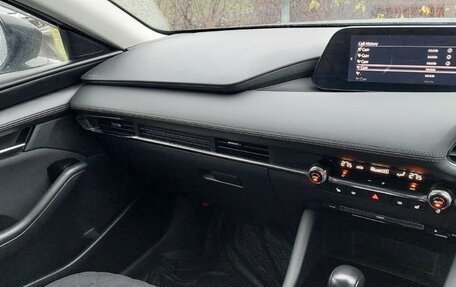 Mazda 3, 2020 год, 2 300 000 рублей, 12 фотография