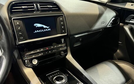 Jaguar F-Pace, 2018 год, 3 300 000 рублей, 12 фотография