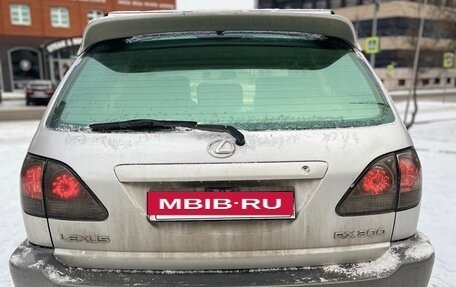 Lexus RX IV рестайлинг, 2000 год, 690 000 рублей, 5 фотография