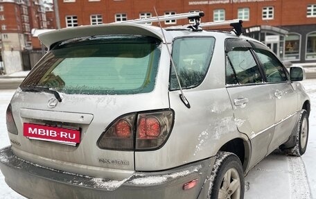 Lexus RX IV рестайлинг, 2000 год, 690 000 рублей, 3 фотография