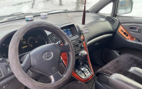 Lexus RX IV рестайлинг, 2000 год, 690 000 рублей, 11 фотография