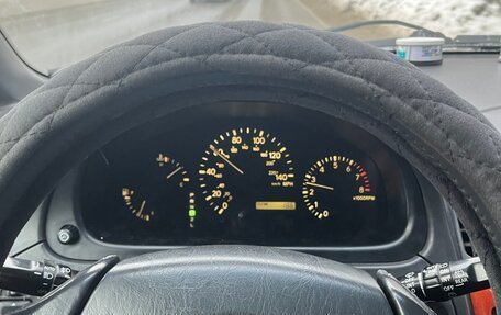 Lexus RX IV рестайлинг, 2000 год, 690 000 рублей, 23 фотография