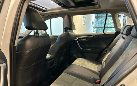 Toyota RAV4, 2025 год, 4 350 000 рублей, 18 фотография