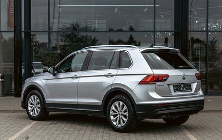 Volkswagen Tiguan II, 2019 год, 1 985 000 рублей, 4 фотография