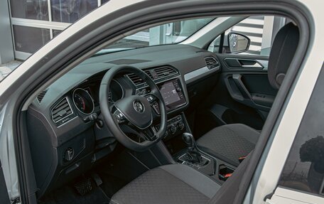 Volkswagen Tiguan II, 2019 год, 1 985 000 рублей, 13 фотография