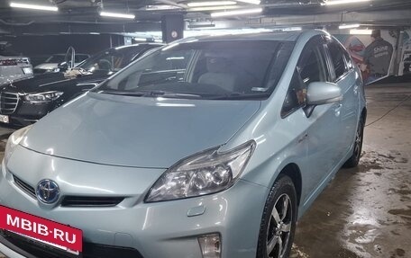 Toyota Prius, 2015 год, 1 180 000 рублей, 3 фотография