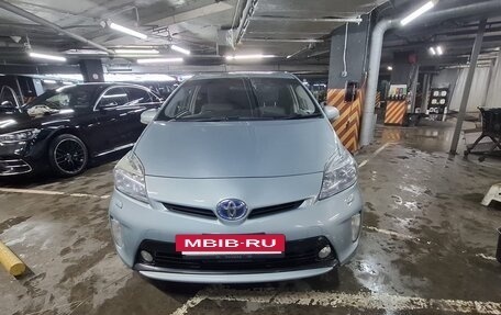 Toyota Prius, 2015 год, 1 180 000 рублей, 2 фотография