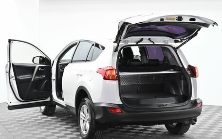 Toyota RAV4, 2015 год, 1 995 000 рублей, 5 фотография