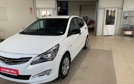 Hyundai Solaris II рестайлинг, 2015 год, 980 000 рублей, 2 фотография