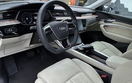 Audi e-tron I, 2019 год, 4 449 999 рублей, 8 фотография