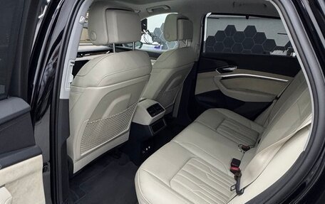 Audi e-tron I, 2019 год, 4 449 999 рублей, 14 фотография