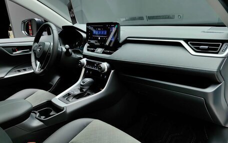 Toyota RAV4, 2025 год, 4 450 000 рублей, 21 фотография