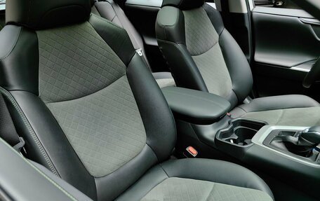 Toyota RAV4, 2025 год, 4 450 000 рублей, 30 фотография