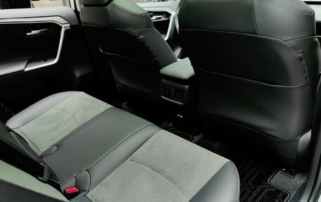 Toyota RAV4, 2025 год, 4 450 000 рублей, 35 фотография