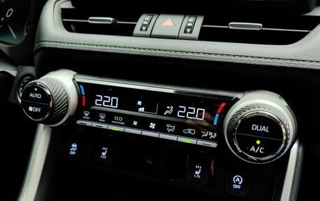 Toyota RAV4, 2025 год, 4 450 000 рублей, 26 фотография