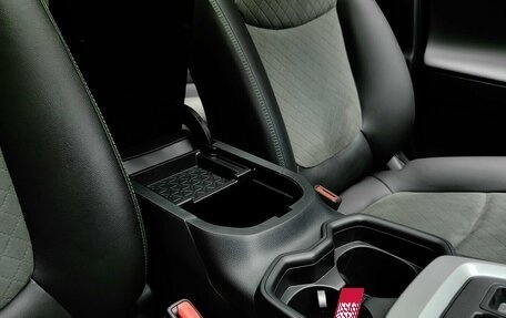 Toyota RAV4, 2025 год, 4 450 000 рублей, 31 фотография