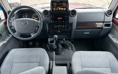 Toyota Land Cruiser 70, 2011 год, 6 500 000 рублей, 12 фотография