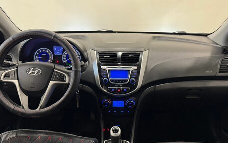 Hyundai Solaris II рестайлинг, 2012 год, 920 000 рублей, 16 фотография