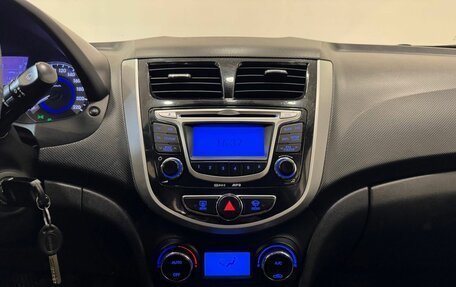 Hyundai Solaris II рестайлинг, 2012 год, 920 000 рублей, 17 фотография