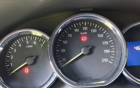 Renault Logan II, 2017 год, 1 150 000 рублей, 2 фотография