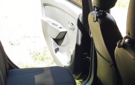 Renault Logan II, 2017 год, 1 150 000 рублей, 4 фотография