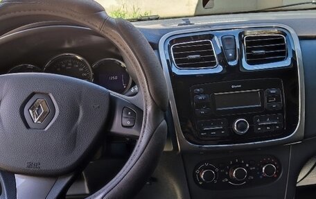 Renault Logan II, 2017 год, 1 150 000 рублей, 6 фотография