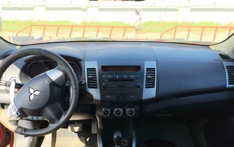 Mitsubishi Outlander III рестайлинг 3, 2010 год, 321 000 рублей, 21 фотография