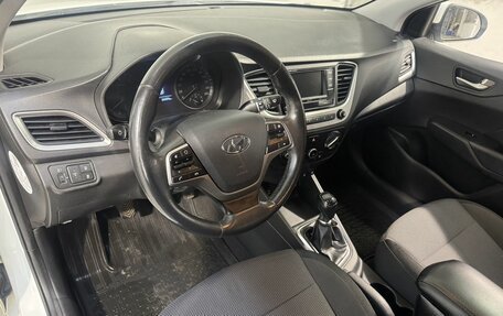 Hyundai Solaris II рестайлинг, 2018 год, 799 800 рублей, 10 фотография