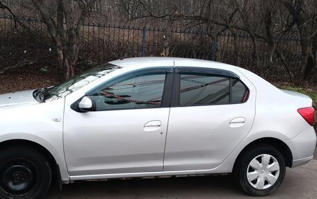 Renault Logan II, 2018 год, 580 000 рублей, 3 фотография