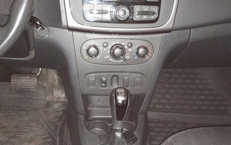 Renault Logan II, 2018 год, 580 000 рублей, 6 фотография