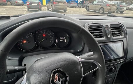 Renault Logan II, 2018 год, 380 000 рублей, 5 фотография