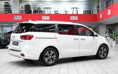 KIA Carnival III, 2018 год, 2 599 000 рублей, 3 фотография