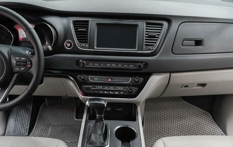 KIA Carnival III, 2018 год, 2 599 000 рублей, 8 фотография