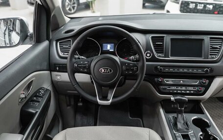 KIA Carnival III, 2018 год, 2 599 000 рублей, 6 фотография